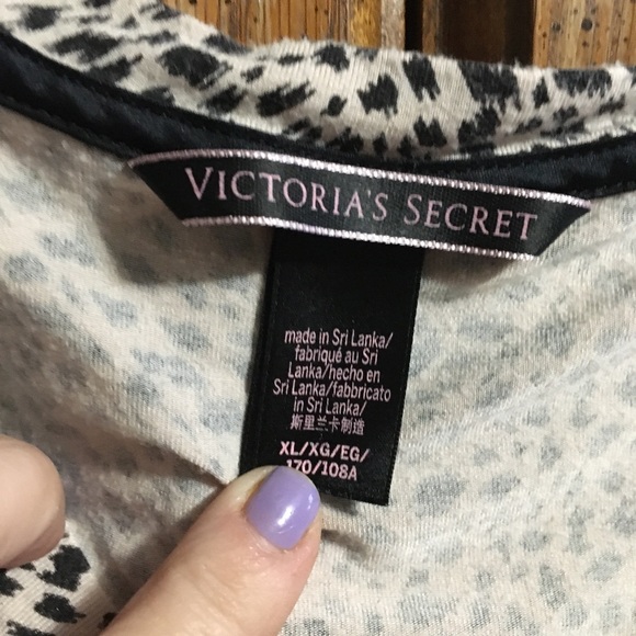Victoria Secret Cheetah Top. - Picture 3 of 8